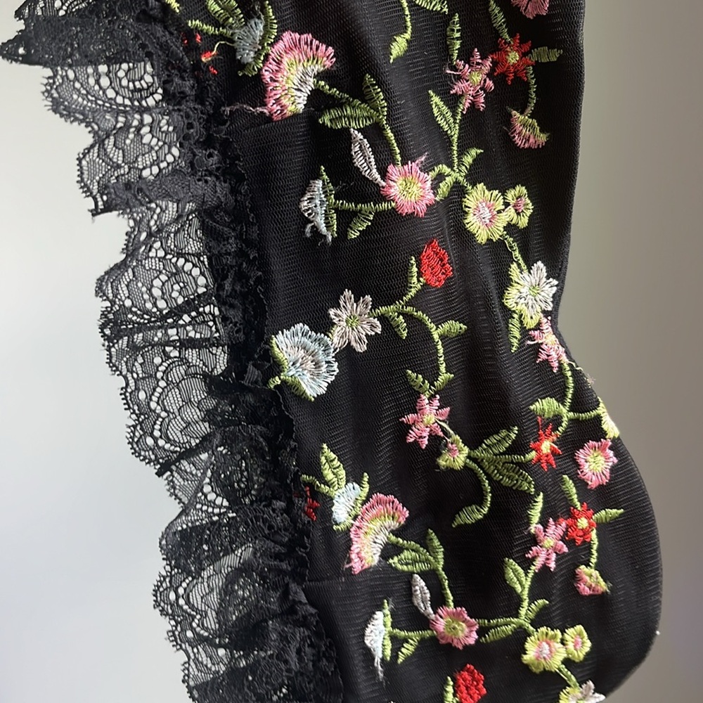 Floral Black Strapless Top - Picture 11 of 11